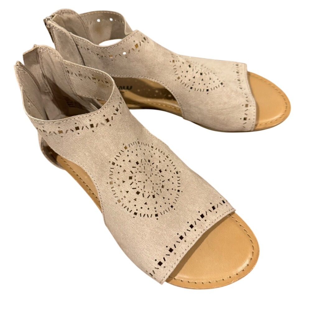 NWOT Makalu California Sandals, Arrie, Heel Zip, Size 7.5, Sand Beige‎